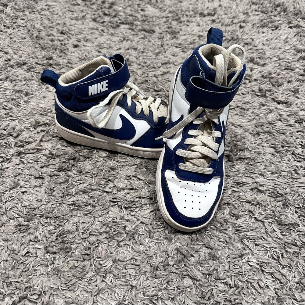 3/$15 Nike Court Borough Mid 2 Kids Navy and White High-Top Sneakers